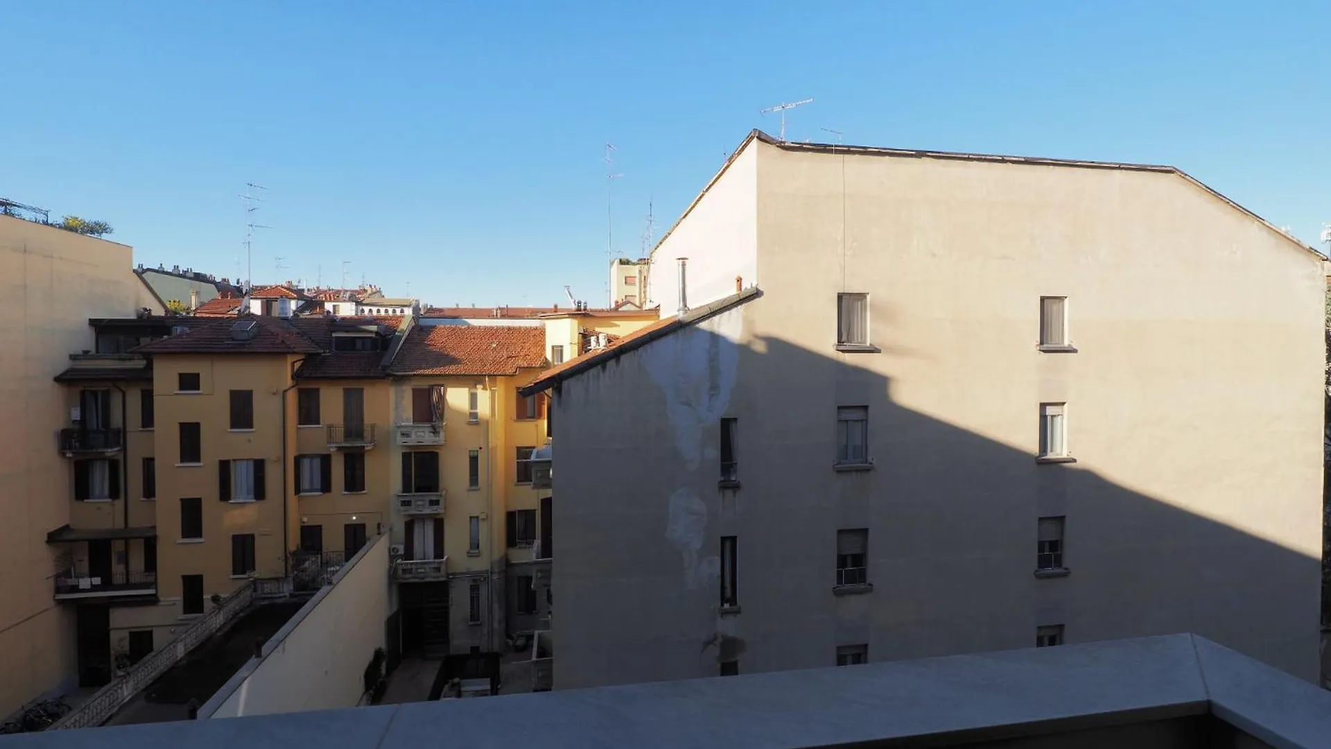 Zaffiro Apartment Milan